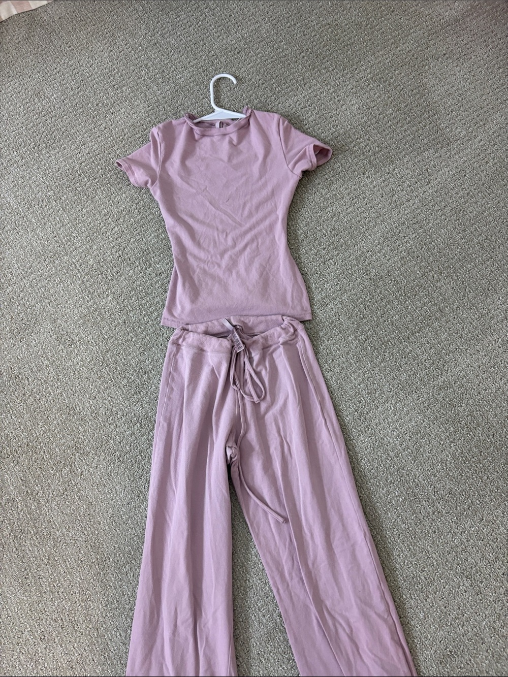 Pink Skims set size xs. Great condition